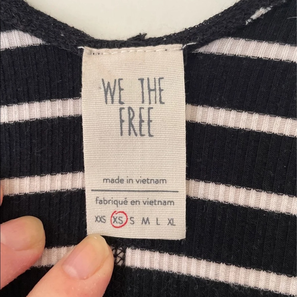 Super soft Free People top - Picture 3 of 3